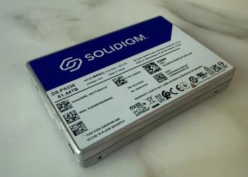 Ổ cứng SSD 122.88TB Solidigm D5-P5336 NVME PCIe Gen4 Read Intensive U.2 Datacenter SSD - SBFPF2BV0P12001